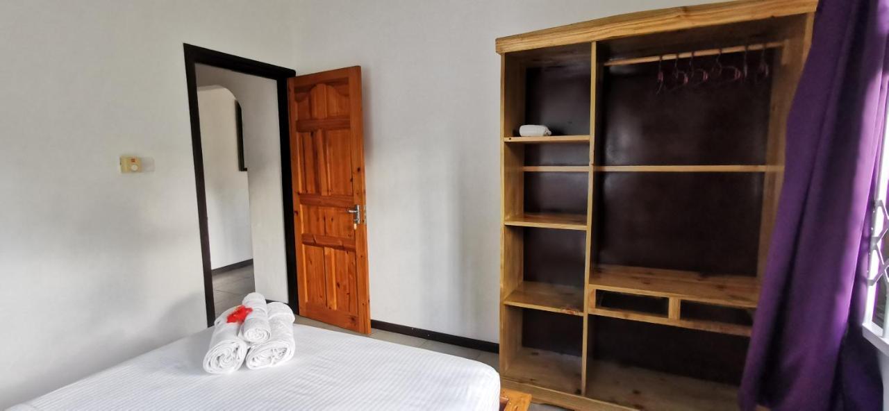 Chez Marva Grande Villa Corossol 3 A 12 Personnes La Digue Dış mekan fotoğraf